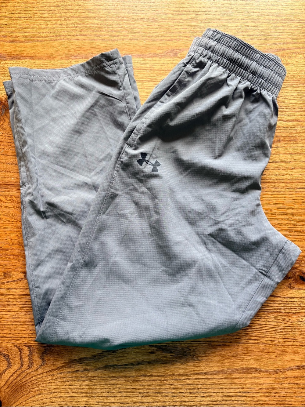 New Under Armour Men's Small Gray Pants -Elastic- Athletic pants- zip at Ankles